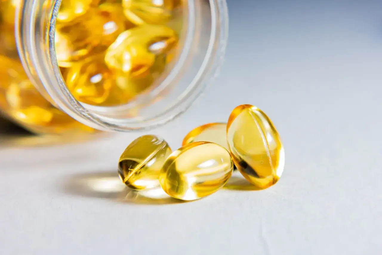 Żółte kapsułki omega 3 na co? Suplementy diety wspierające zdrowie.