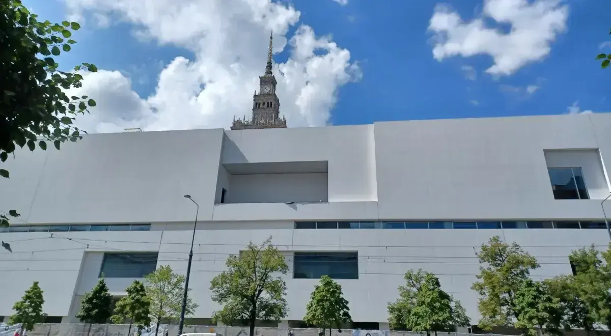Muzeum Sztuki Nowoczesnej Warszawa: Ikona czy kontrowersja?