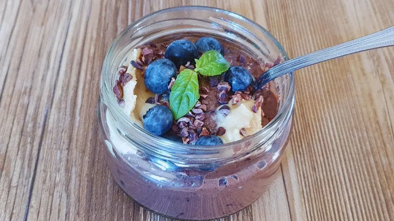 Pudding proteinowy: Szybki przepis na zdrowy deser (keto, wege)