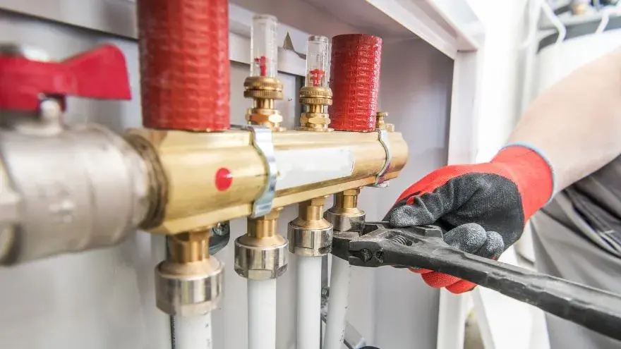 Zawór dopuszczający wodę do CO – jak uniknąć problemów z instalacją