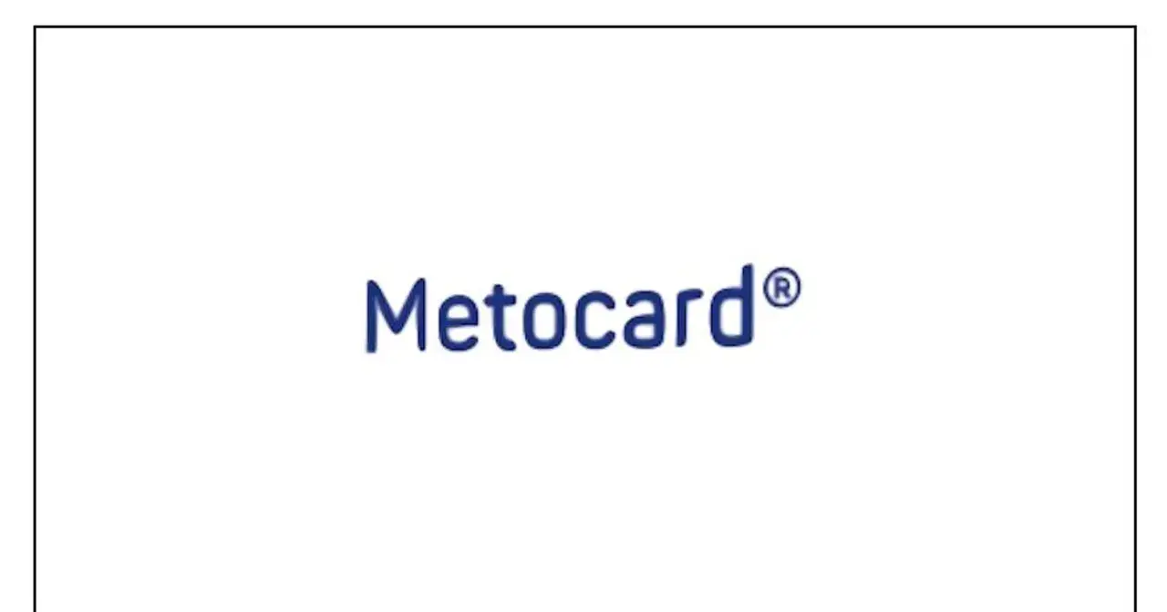 Niebieski napis Metocard® na białym tle.