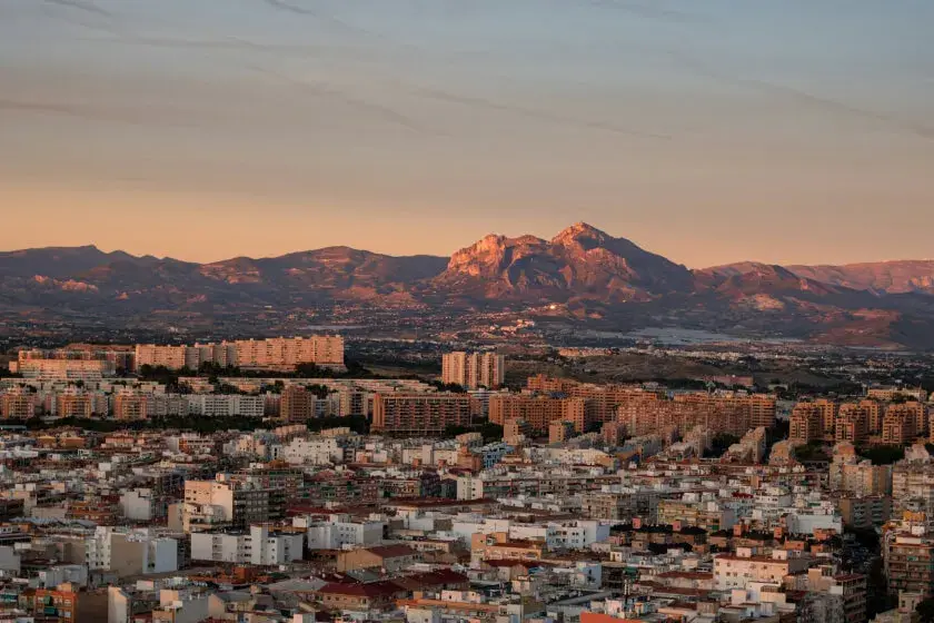Czy w Alicante jest bezpiecznie? Odkryj, co musisz wiedzieć przed wyjazdem