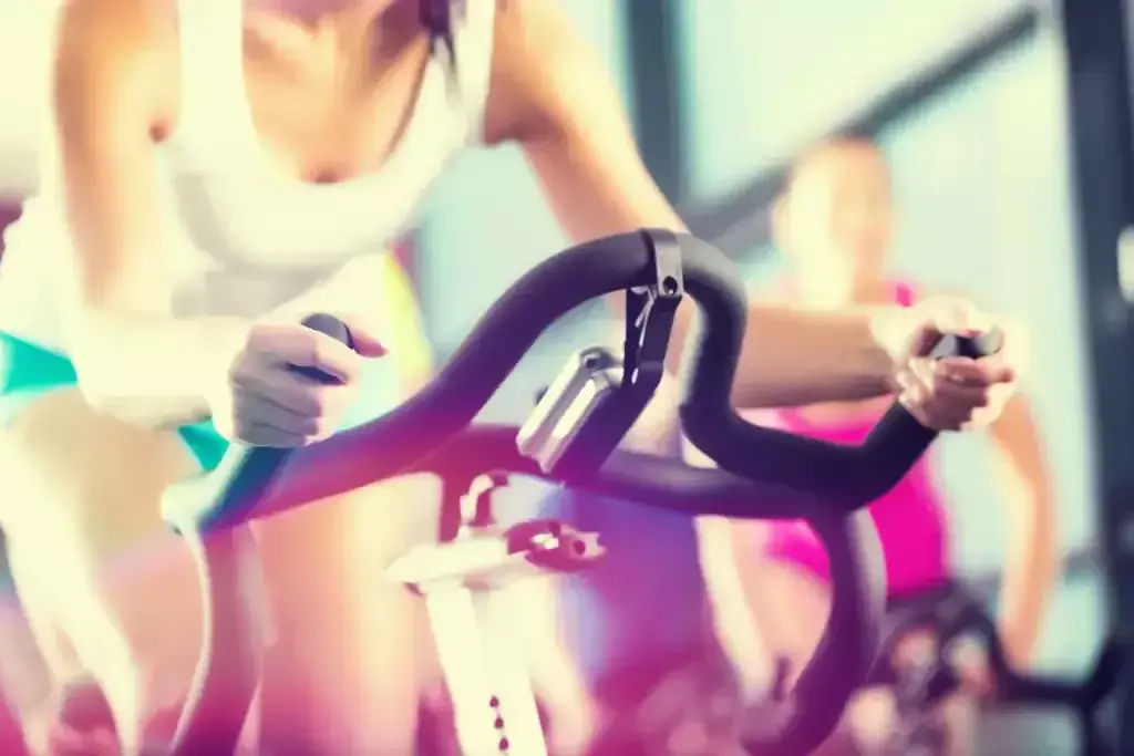Rower spinningowy czy magnetyczny – który wybór zrujnuje Twoje cele?