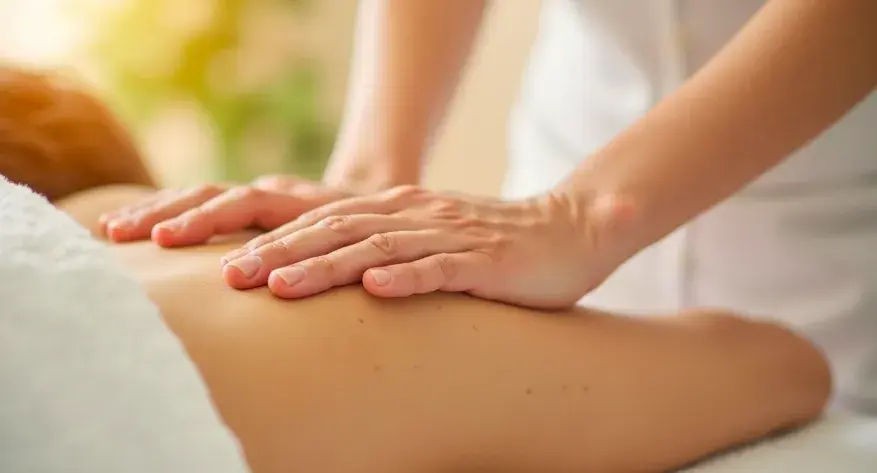 Fizjoterapia a zdrowie psychiczne: Jak terapia manualna wspomaga walkę ze stresem