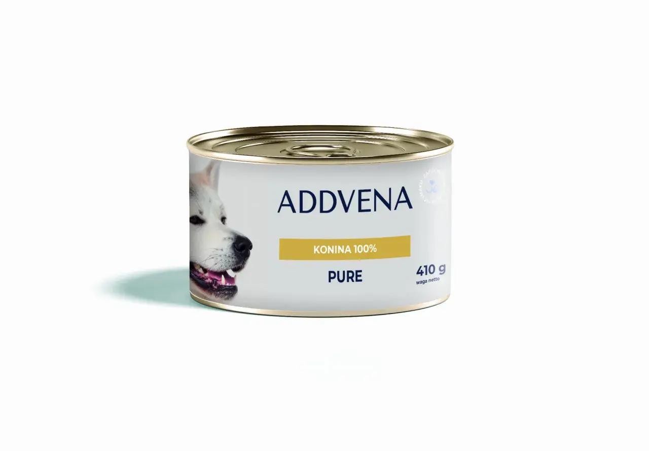 Puszka karmy dla psa Addvena Pure z koniną 100%. Na etykiecie widoczny pysk białego psa.