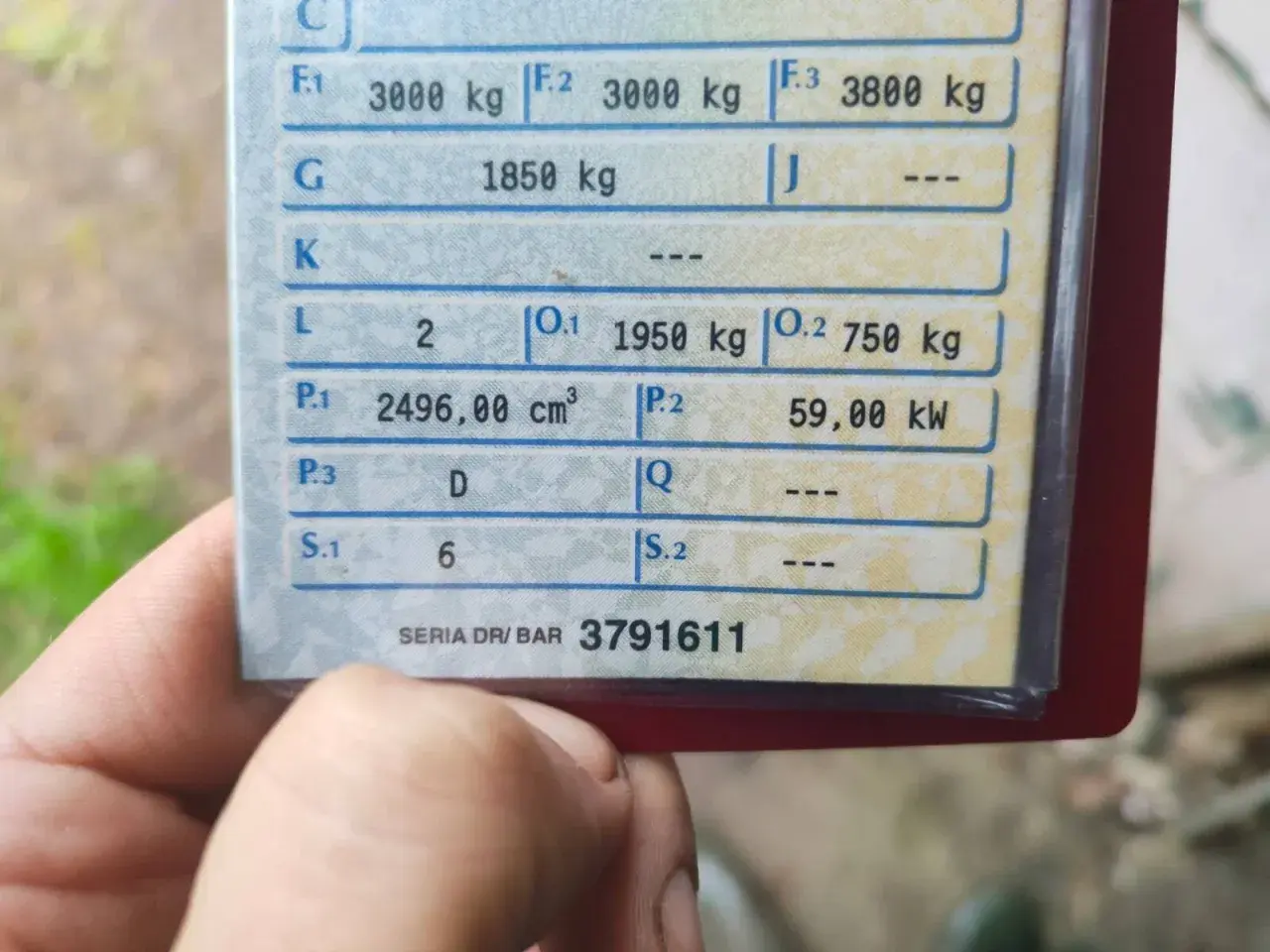 Fragment dowodu rejestracyjnego z wpisem F.3 3800 kg. Widoczne też inne dane pojazdu.
