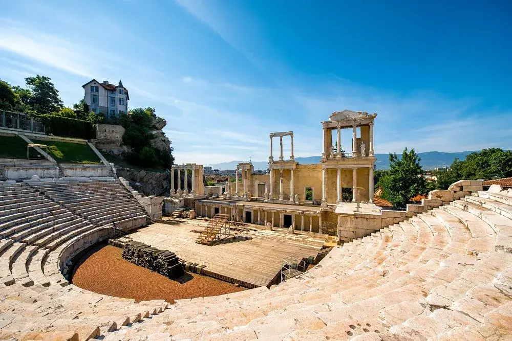 Co to jest teatr? Odkryj jego znaczenie i emocje w sztuce