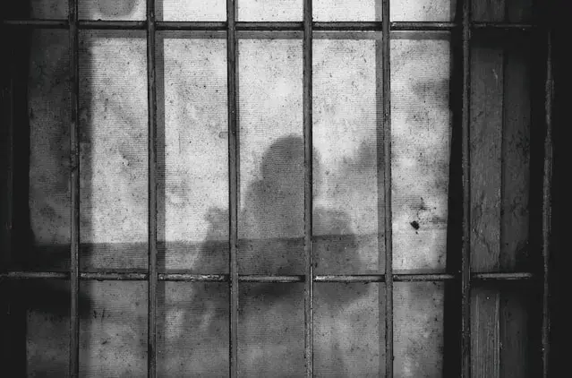 60 w slangu więziennym: znaczenie i skutki donosicielstwa