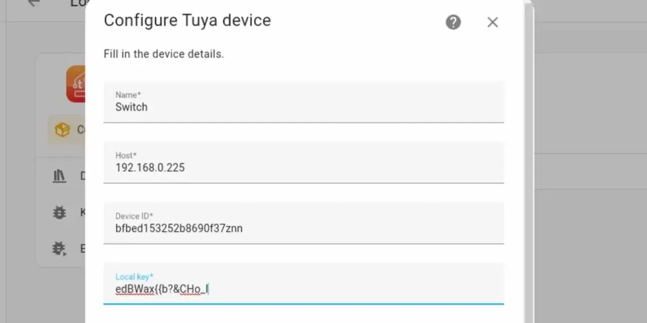Fenêtre de configuration d'un appareil Tuya, avec les champs Nom, Hôte, ID et clé locale remplis.