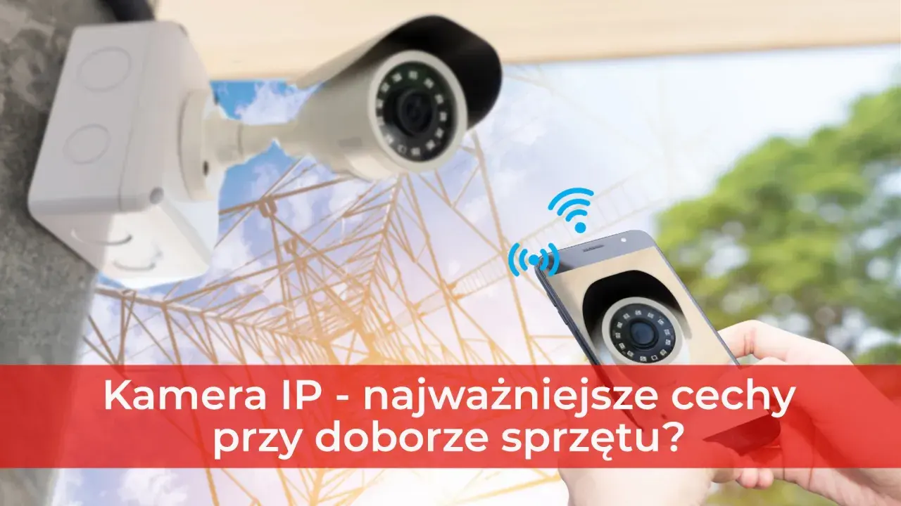 Nowoczesna kamera IP umożliwia monitoring mieszkania przez telefon. Widok z kamery na smartfonie, w tle maszt.