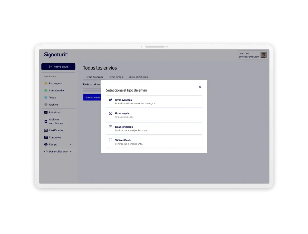 Interfaz de Signaturit. Se muestra un modal para seleccionar el tipo de envío: Firma avanzada, Firma simple o Email certificado. Este documento se ha firmado y no se puede editar.