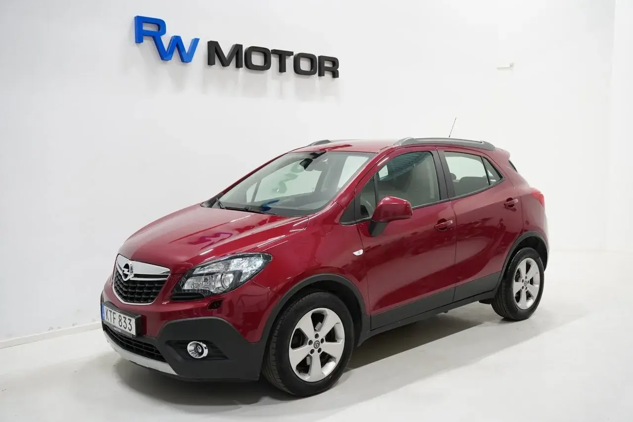 Röd Opel Mokka, en perfekt begagnad bil för din nästa resa. Läs vårt opel mokka begagnad test!