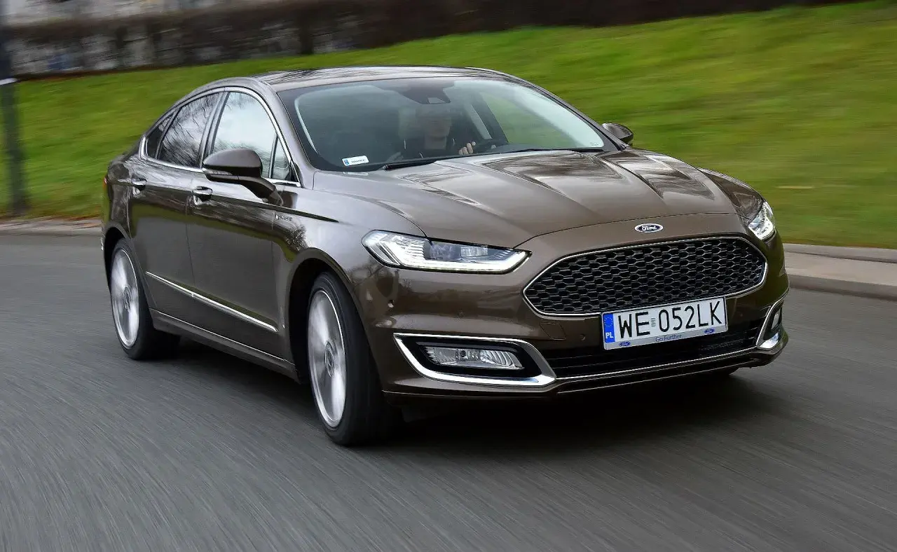 Ford Mondeo jaki silnik wybrać? Odkryj najlepsze opcje i oszczędności