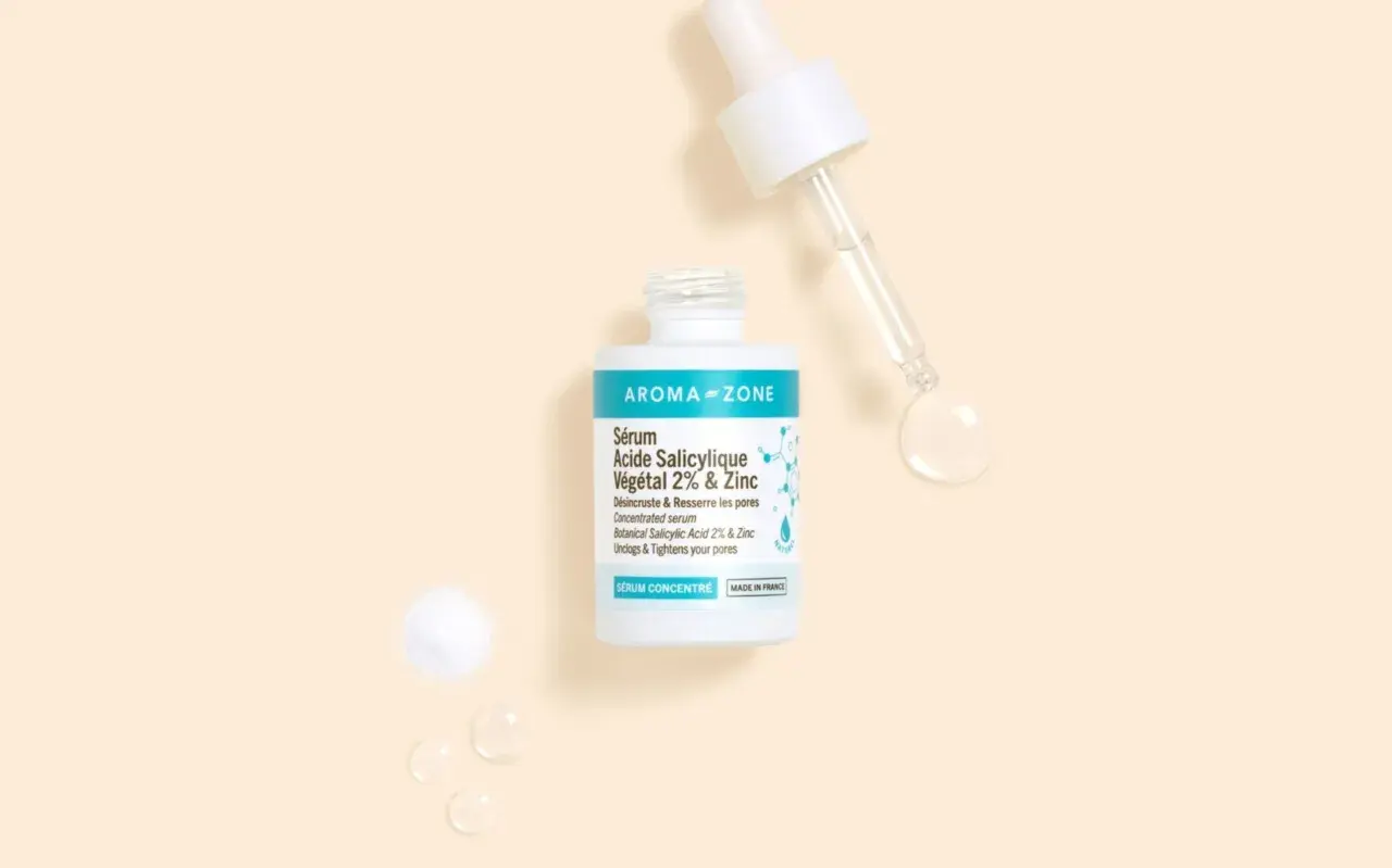 Sérum Aroma-Zone à l'acide salicylique végétal 2% & Zinc pour une peau nette. Une goutte de soin pour désincruster et resserrer les pores.