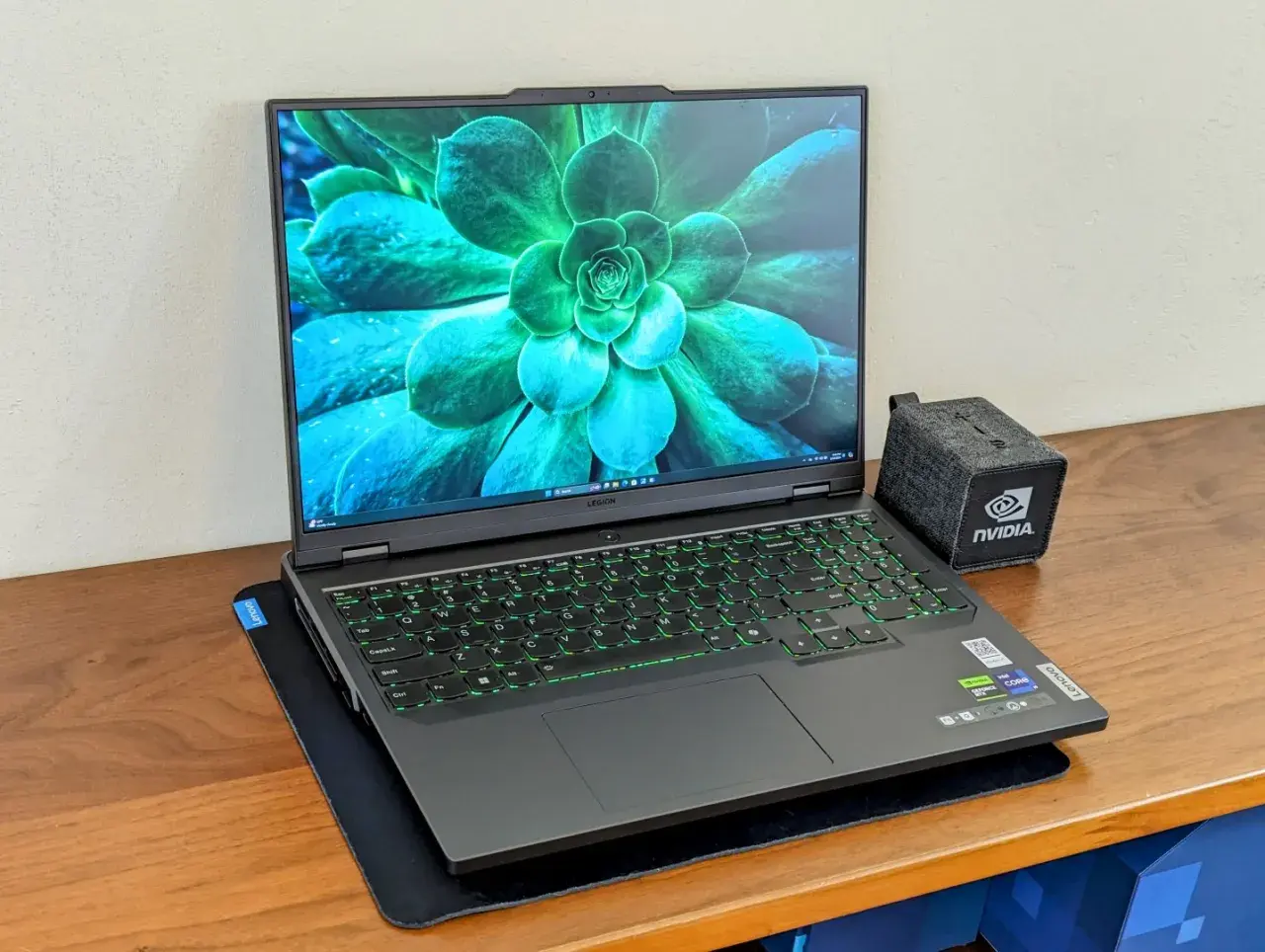 Recenzja Legion: Co myślą użytkownicy o laptopach, filmach i książkach?