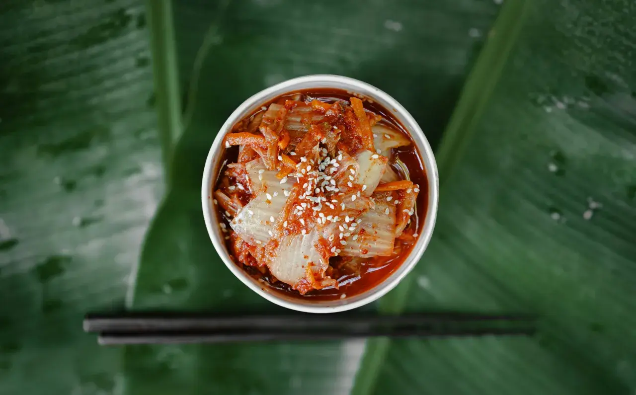 Kimchi: Jaki ma smak? Przewodnik dla początkujących!