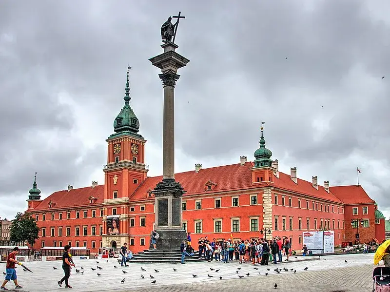 Zwiedzanie zamku królewskiego w Warszawie za darmo – uniknij kosztów
