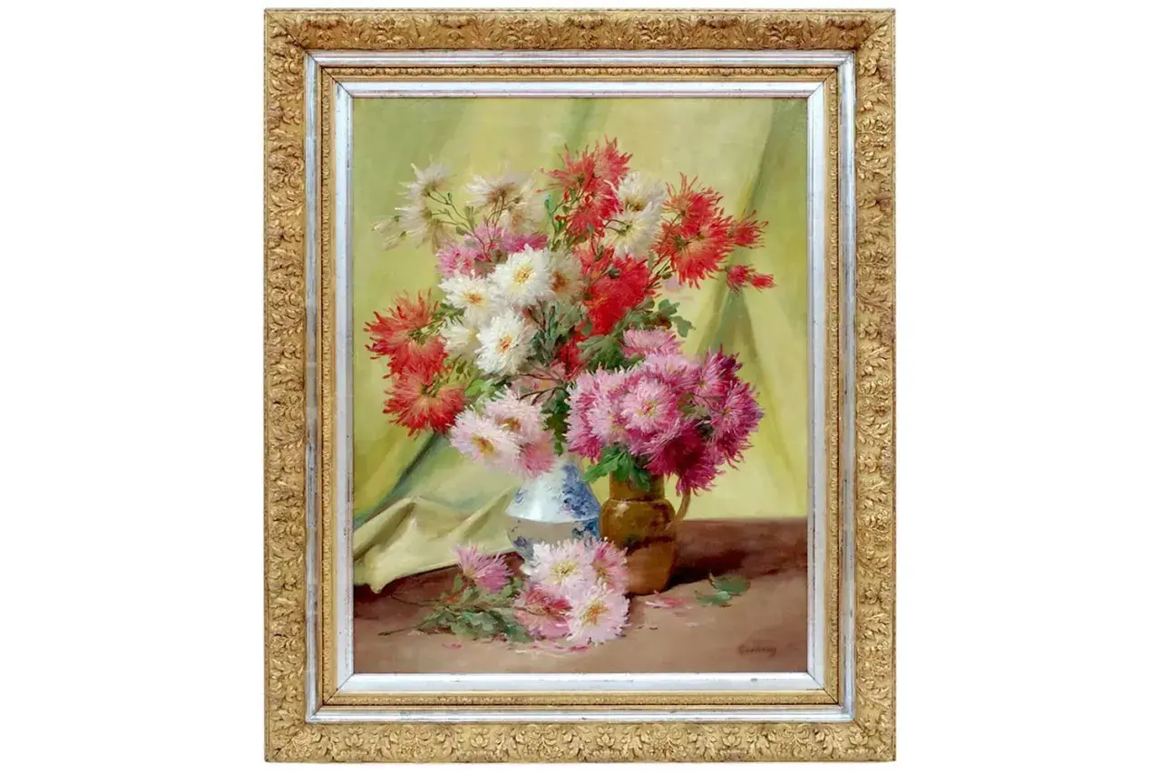 Peintre Godchaux prix : bouquet de chrysanthèmes rouges, blancs et roses dans des vases, sur fond vert.