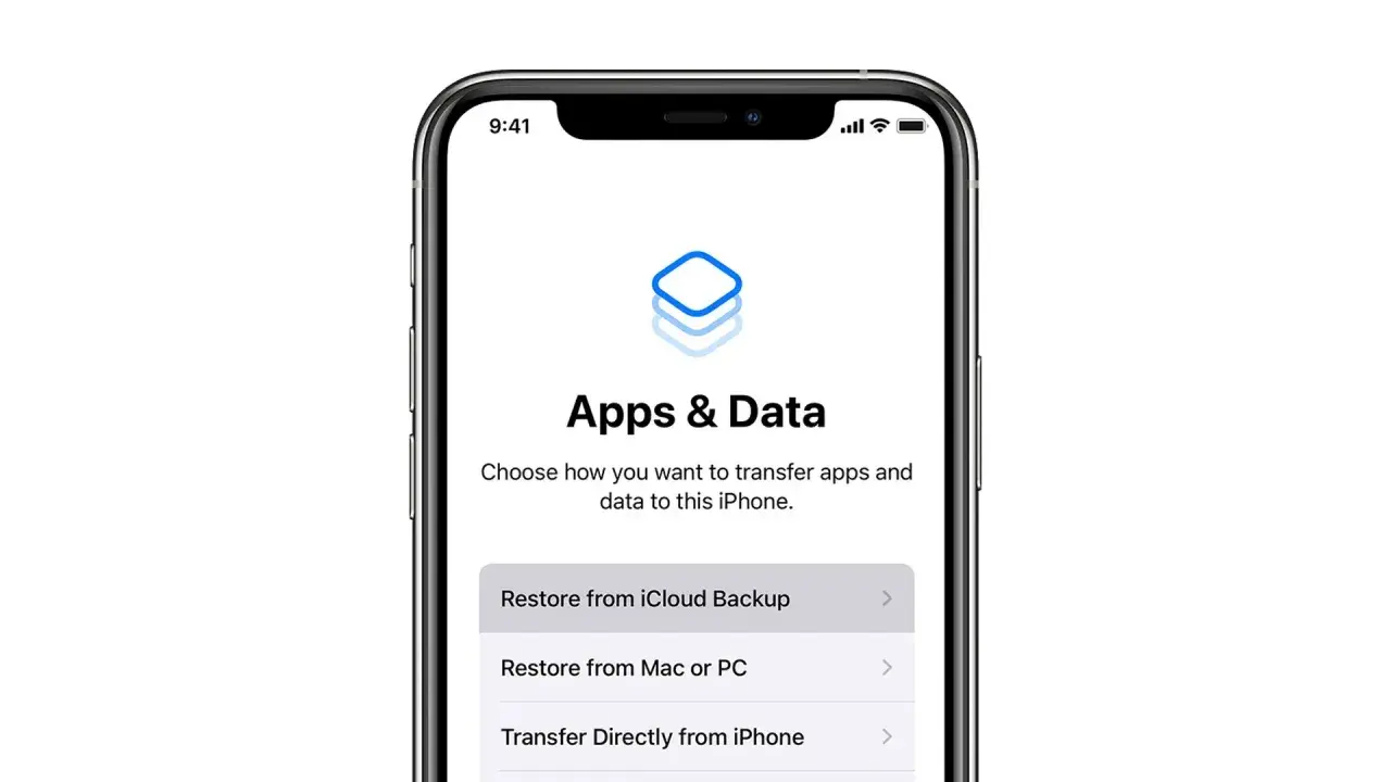 Ekran iPhone'a z opcjami: "Przywróć z backupu iCloud", "Przywróć z Maca lub PC" lub "Przenieś bezpośrednio z iPhone'a". Dowiedz się, jak odtworzyć backup iPhone.