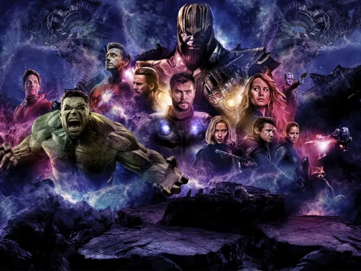 Plakat z filmów Marvela: Hulk, Iron Man, Thor, Kapitan Ameryka i inni bohaterowie walczą z Thanosem. Chris Evans jako Kapitan Ameryka w centrum.