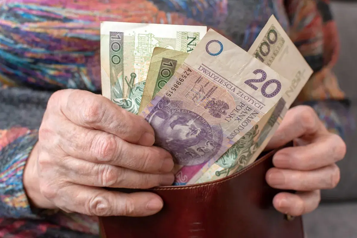 6000 brutto emerytury ile to netto? Sprawdź ile zostanie na rękę