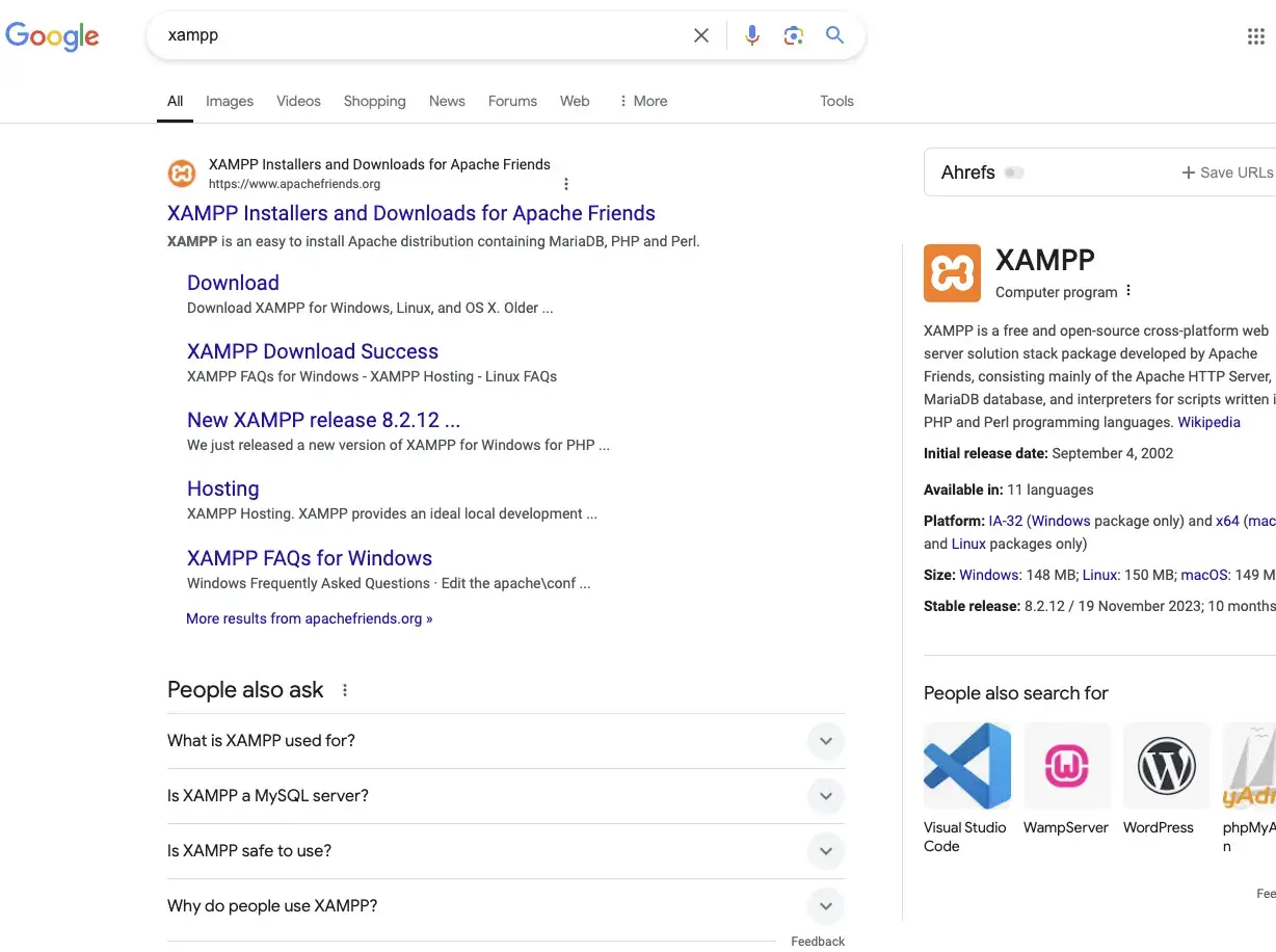 Wyniki wyszukiwania Google pokazują, jak otworzyć plik PHP w przeglądarce za pomocą XAMPP.