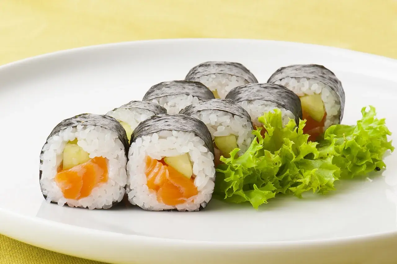 Z czego jest sushi? Odkryj sekrety japońskiego smaku!