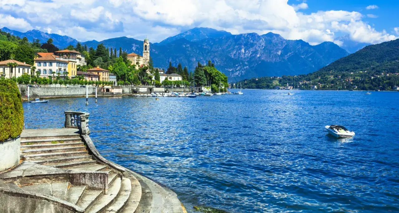 Lombardia: Attrazioni Imperdibili, Borghi e Laghi. La Guida Completa