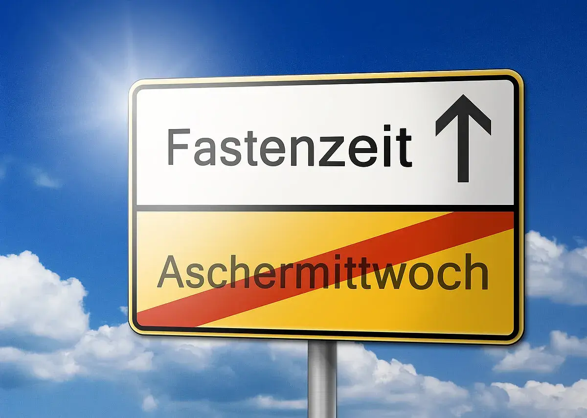 Wegweiser: Oben "Fastenzeit" mit Pfeil nach oben, unten "Aschermittwoch". Der Beginn der Fastenzeit ist erreicht.