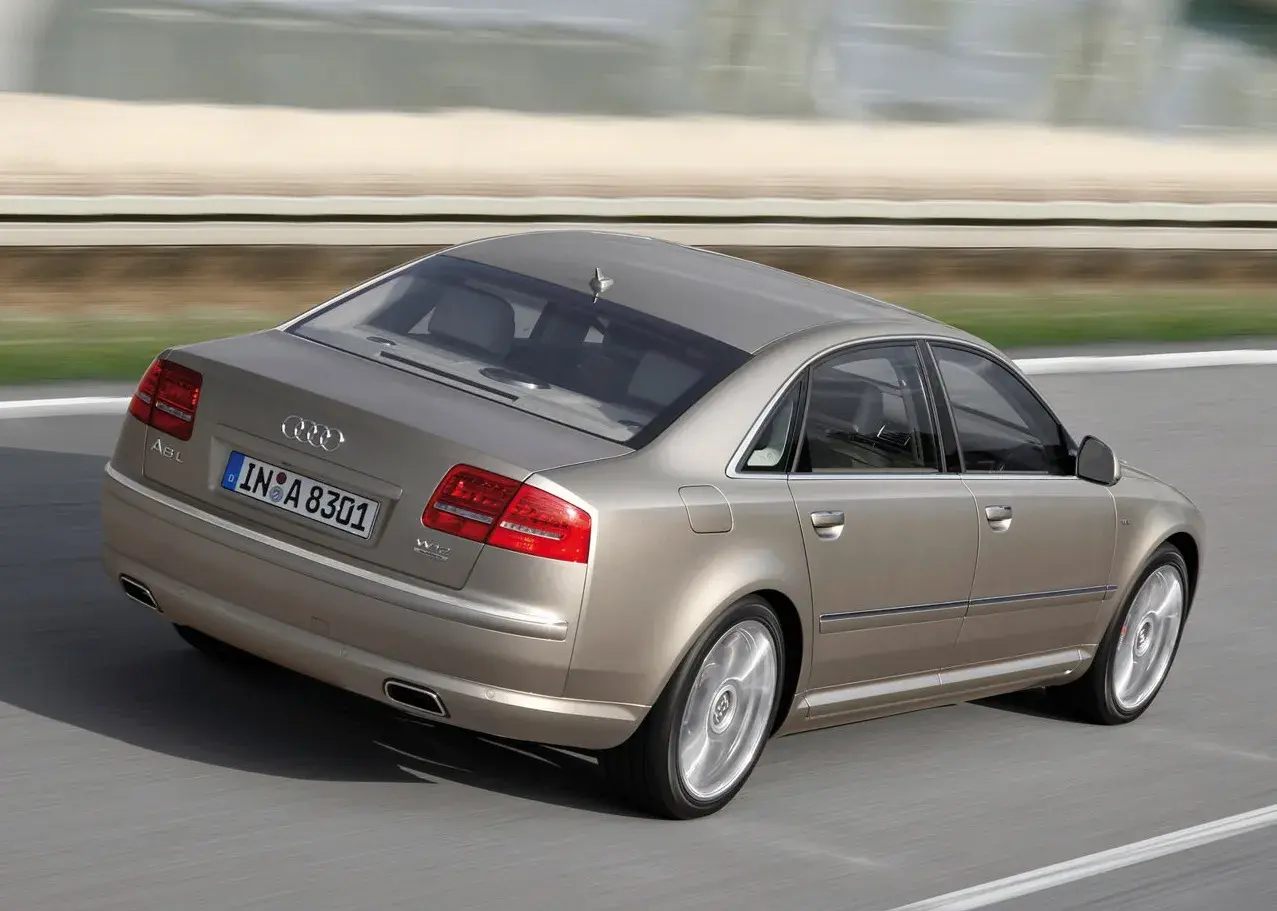 Audi A8 D3: Jak kupić i nie zbankrutować? Poradnik