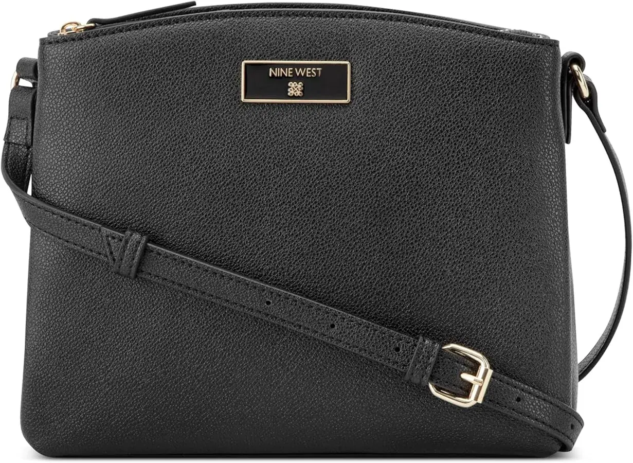 Elegancka, czarna torebka na ramię Nine West z subtelnym złotym logo. Idealna na co dzień.