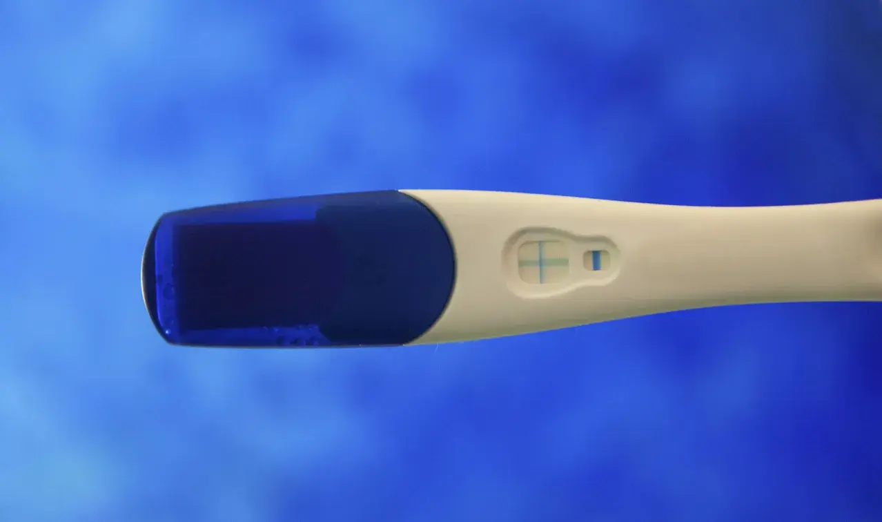 Czy test ciążowy może zawieść? Poznaj 5 powodów fałszywych wyników