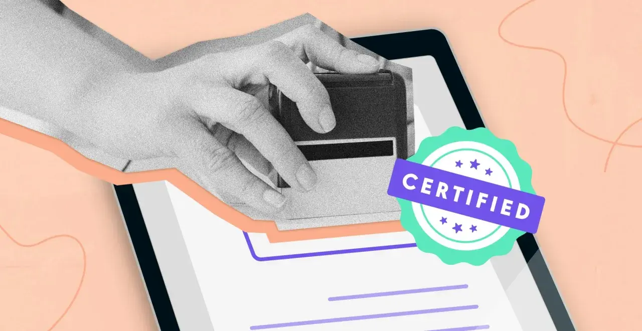 Mano estampando un documento con un sello de empresa ejemplo, con un distintivo "CERTIFIED" al lado.