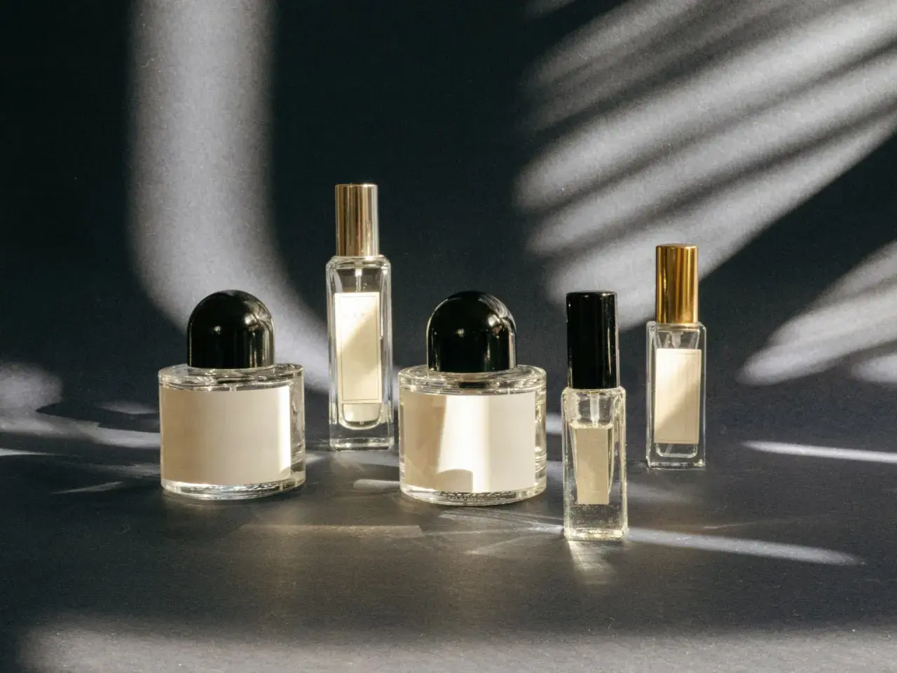 Jak przewozić perfumy w bagażu podręcznym? Uniknij konfiskaty!