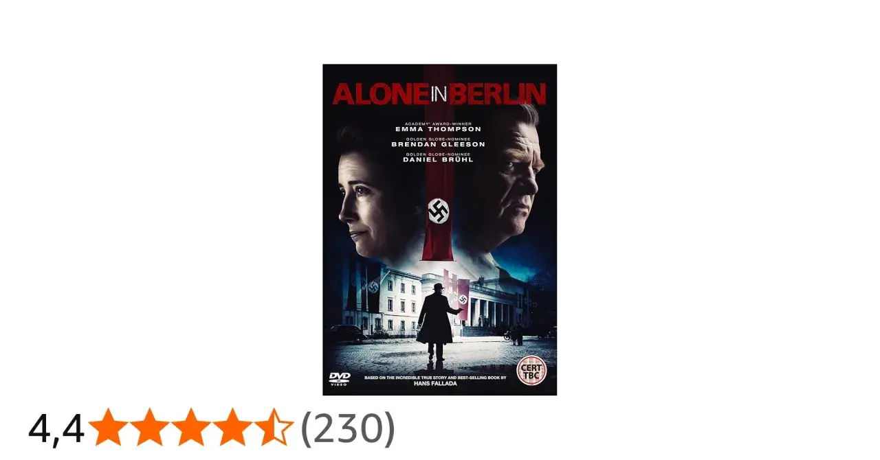 Plakat filmu "Alone in Berlin" z Emmą Thompson i Brendanem Gleesonem. W tle budynek z flagami ze swastykami.