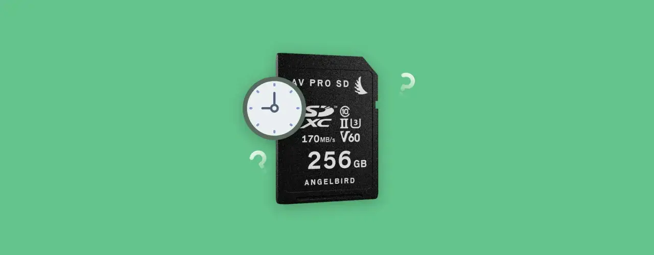 Eine SD-Karte mit 256 GB und ein Uhrsymbol, das Fragen zur sdkarte lebensdauer aufwirft.
