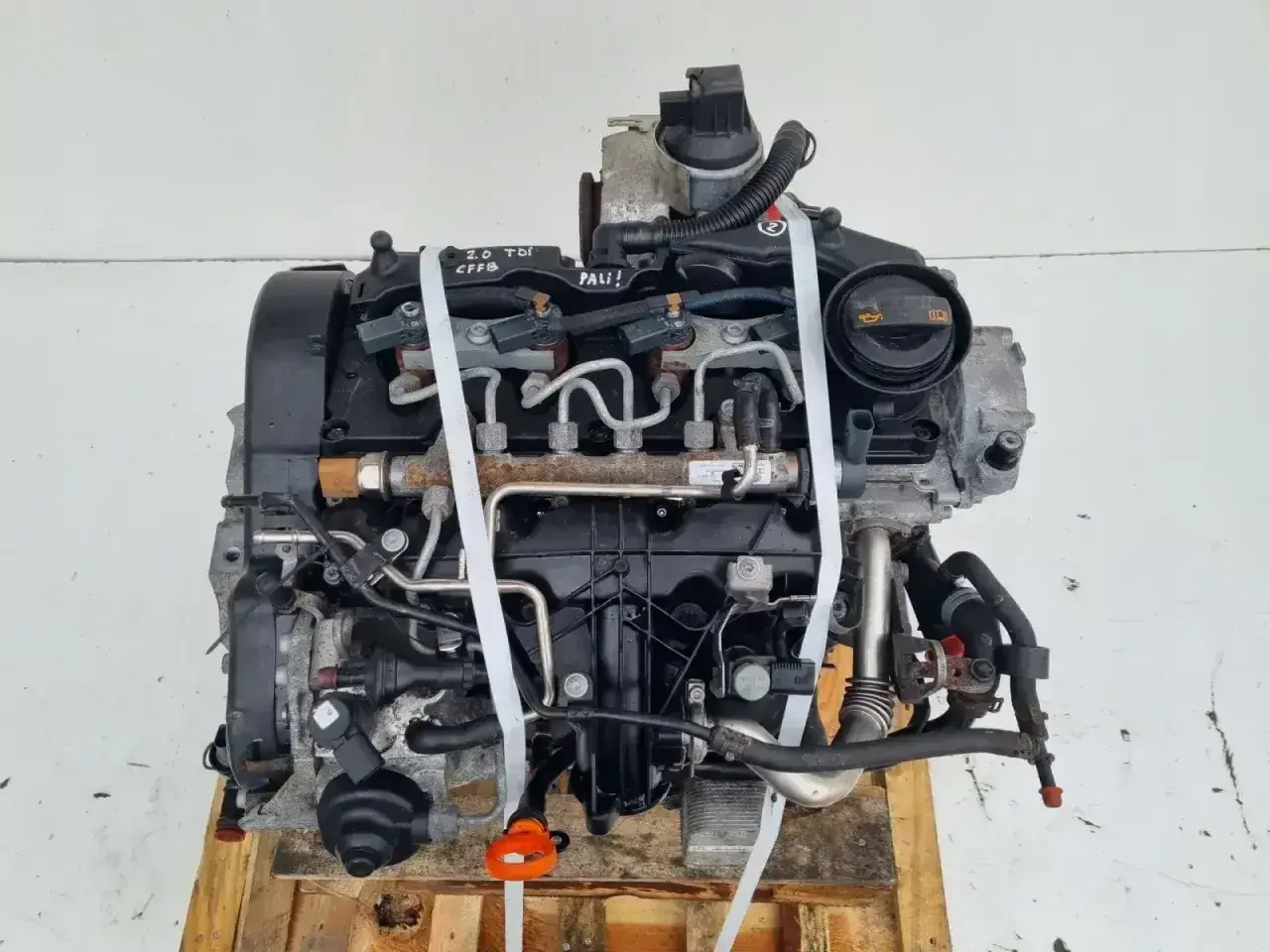 Silnik 2.0 TDI CFFB, gotowy do montażu. Znane wady tego silnika to m.in. problemy z DPF.