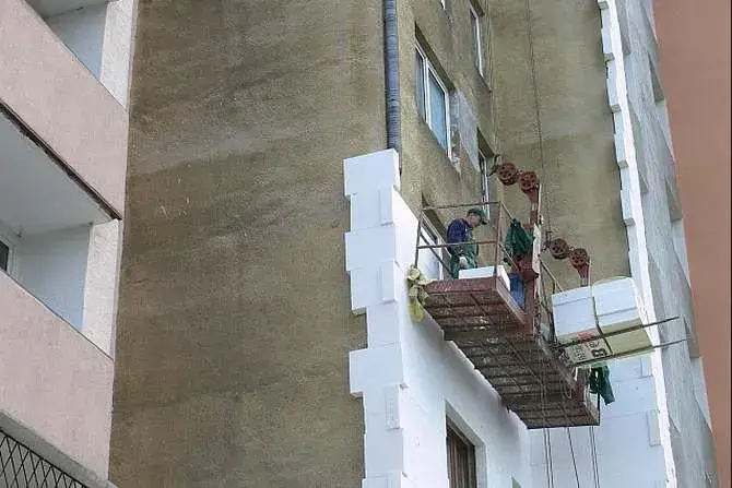 Co to jest docieplenie przegród budynku i jak obniżyć koszty ogrzewania
