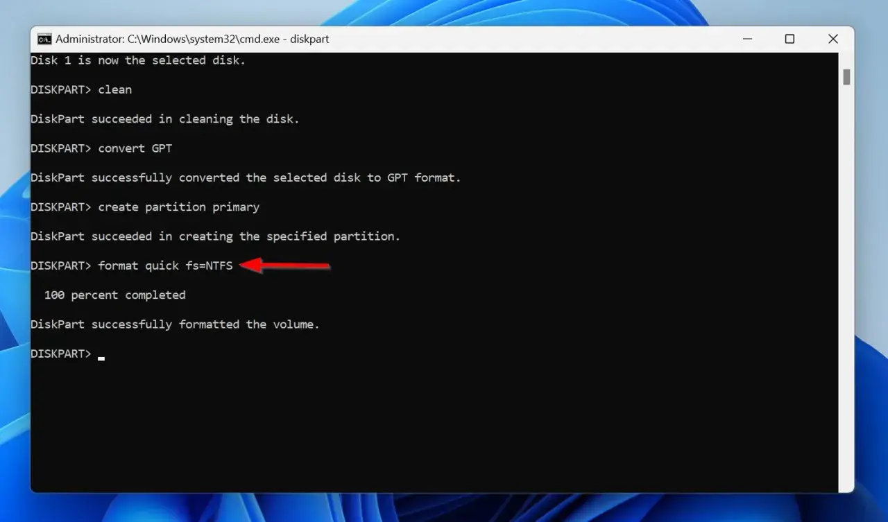 Diskpart-Befehle: Datenträger bereinigen, GPT konvertieren, Partition erstellen und mit NTFS formatieren.