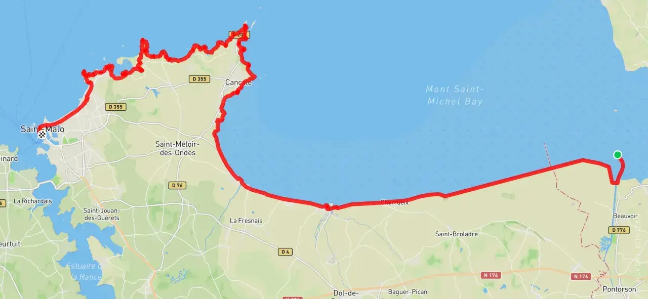 Carte d'un itinéraire cyclable longeant la côte de Saint-Malo à Cancale, puis vers le Mont Saint-Michel.