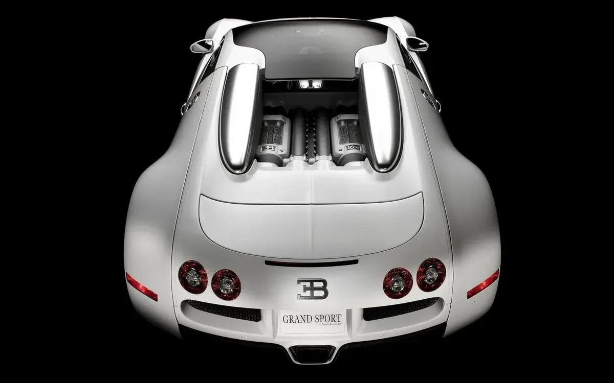 Ile kosztuje Bugatti Veyron? Ceny używanych modeli i ich stan