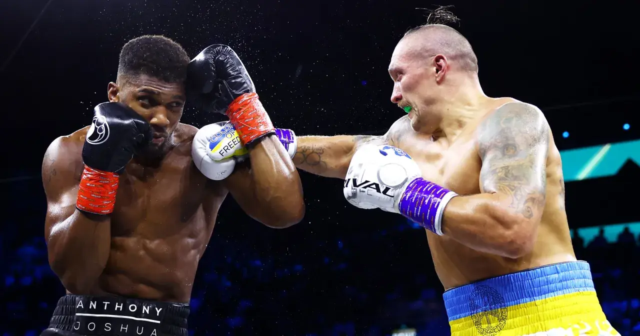 Usyk trafia Joshu w głowę podczas zaciętej walki.