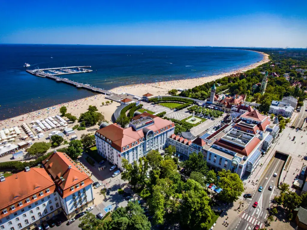 Gdzie jest hotel marmur? Odkryj tajemnicę fikcyjnego miejsca w Sopocie
