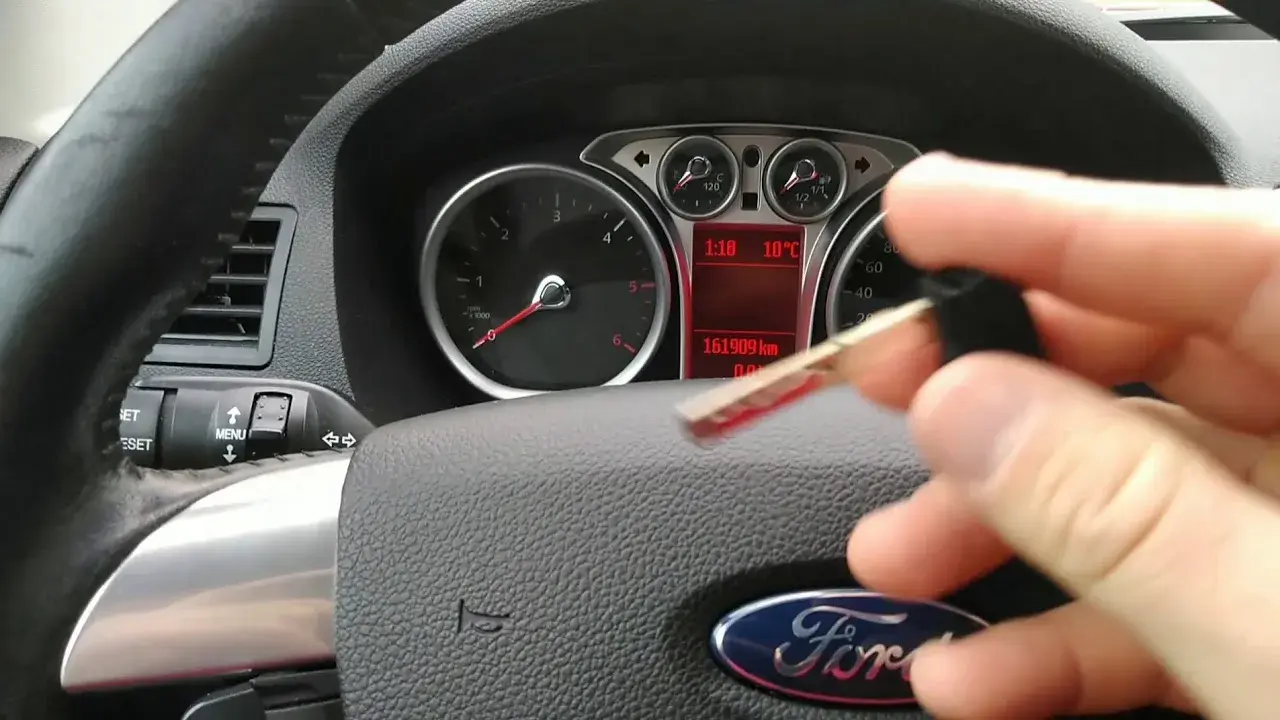 Jak otworzyć kluczyk Ford: proste kroki, aby uniknąć problemów