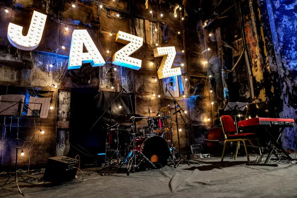 Ekspresyjny styl jazzowy: historia, cechy i wpływ na kulturę