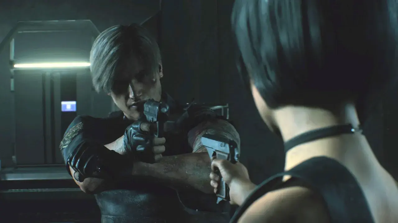 Leon i Ada celują do siebie z broni. Kluczowa scena z Resident Evil 2 poradnik.
