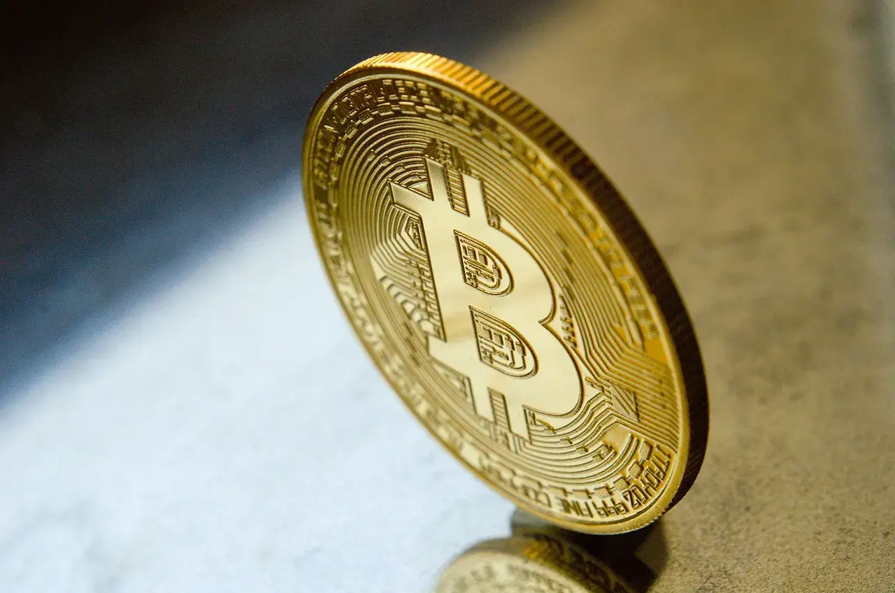 Upadek kryptowaluty: Jak uniknąć strat na niestabilnym rynku?