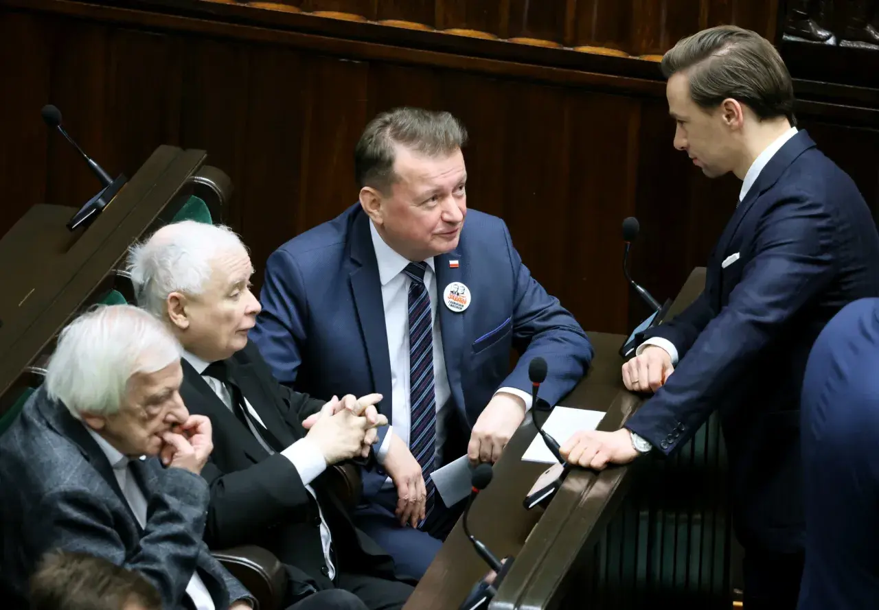 Czy Konfederacja popiera PiS? Złożona prawda o ich relacjach