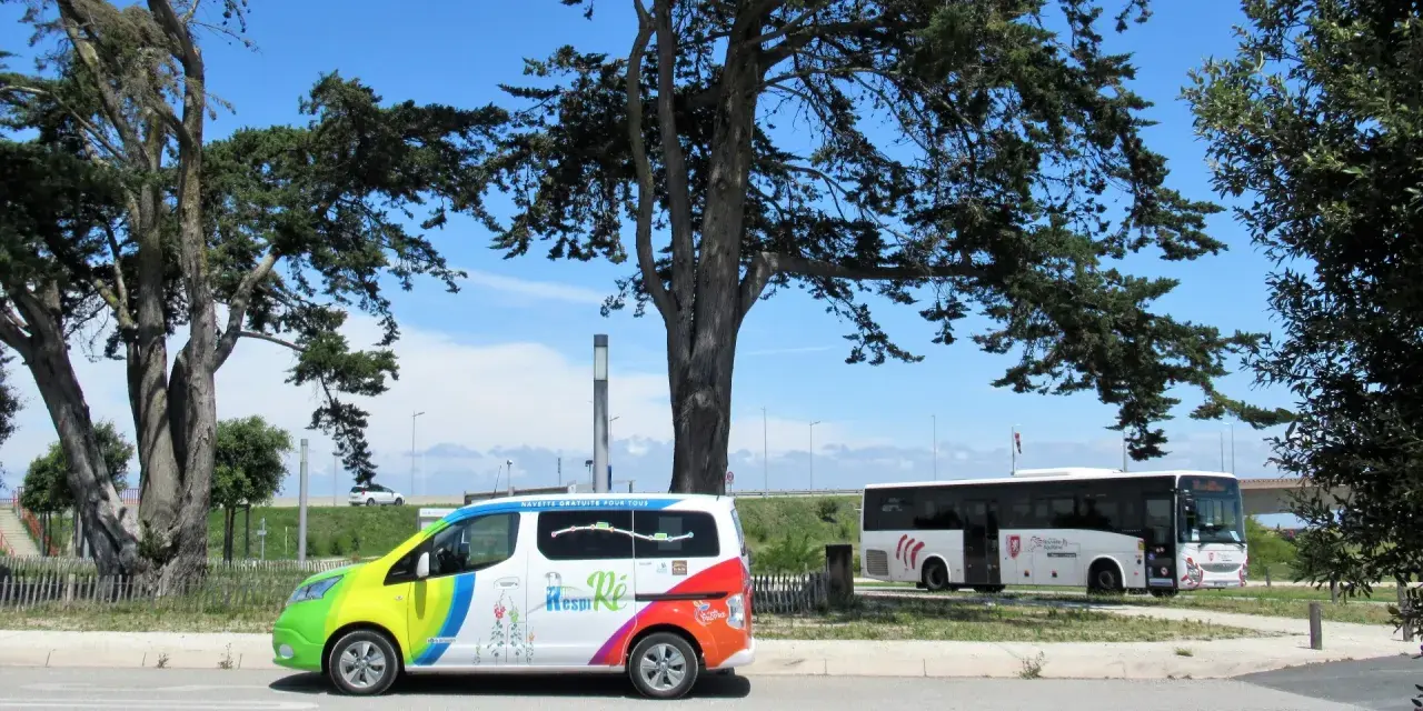 Île de Ré autobusem z La Rochelle? Sprawdź rozkłady i ceny!
