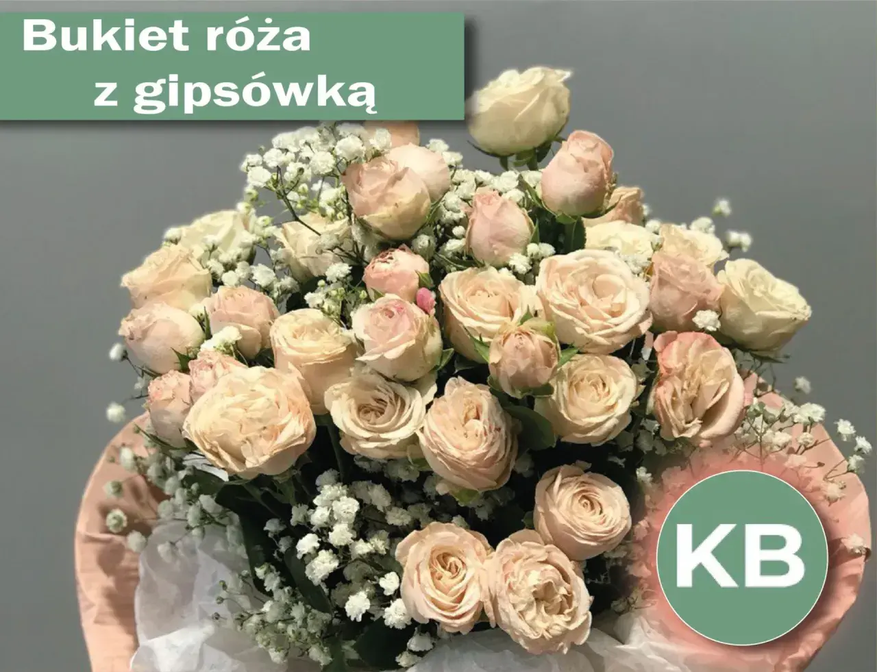 Delikatny bukiet róż w odcieniach kremu i brzoskwini, ozdobiony gipsówką. Idealny jako kwiaty na ślub w prezencie, symbolizujący miłość i czystość.